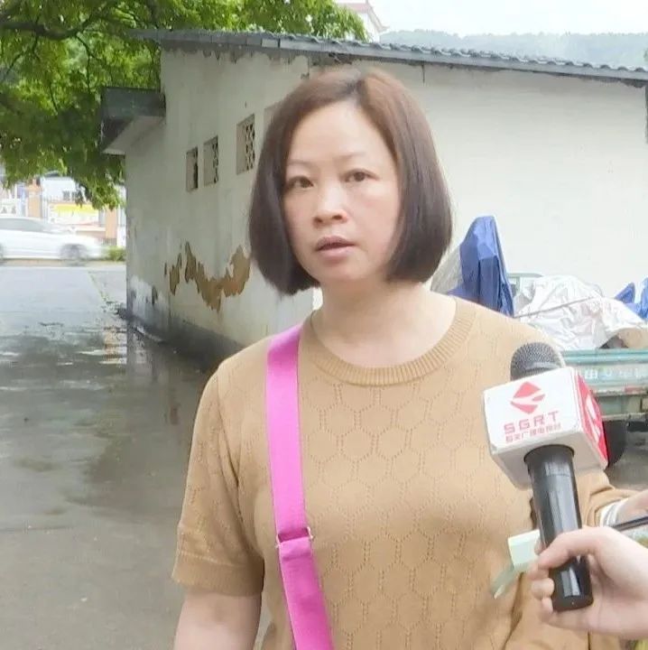 DƬ